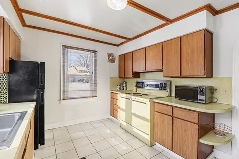 Kitchen - 11637 Algonquin Dr, Pinckney, MI 48169 photo 1 of 4