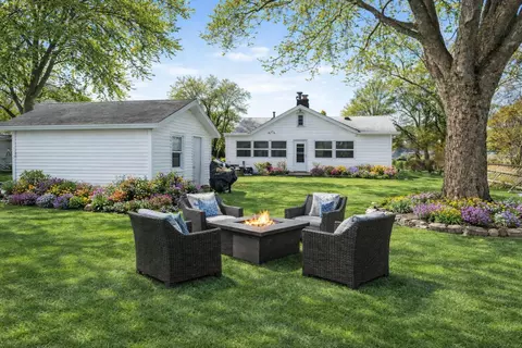 Exterior - 11637 Algonquin Dr, Pinckney, MI 48169 photo 5 of 5