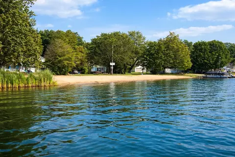 View/Area - 11637 Algonquin Dr, Pinckney, MI 48169 photo 1 of 3