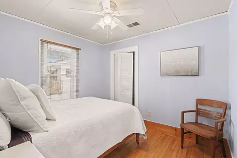 Bedroom - 11637 Algonquin Dr, Pinckney, MI 48169 photo 2 of 2