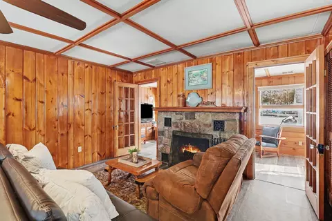 Living - 11637 Algonquin Dr, Pinckney, MI 48169 photo 5 of 6
