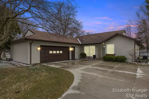 4365 Chappel St, Wayland, MI 49348