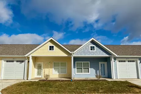 874 3rd Ave #13, Lake Odessa, MI 48849