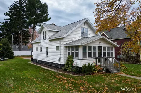 1151 W Dale Ave, Muskegon, MI 49441