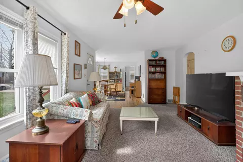 Living - 602 Heyser St, Jackson, MI 49203 photo 1 of 2