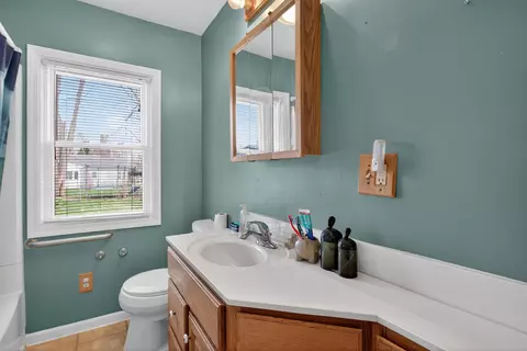 Bath - 602 Heyser St, Jackson, MI 49203 photo 1 of 2