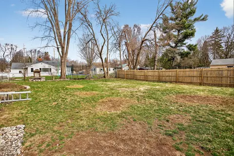 Exterior - 602 Heyser St, Jackson, MI 49203 photo 6 of 11