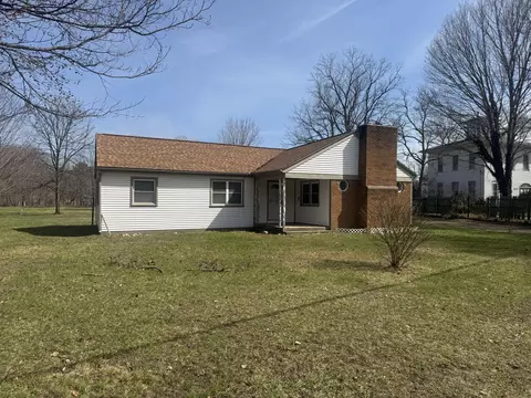 10121 S Sprinkle Rd, Vicksburg, MI 49097