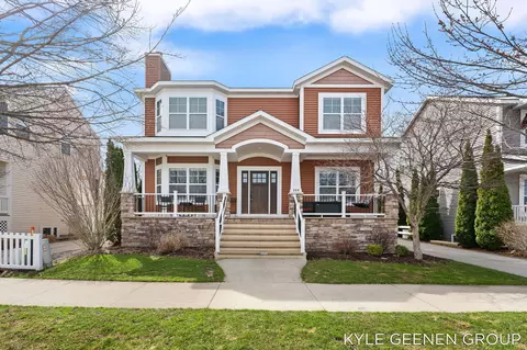 564 Blackstone St, Holland, MI 49423