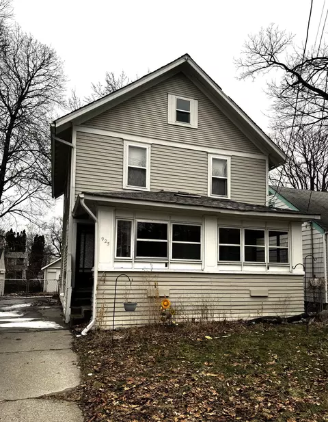 925 S Holmes St, Lansing, MI 48912