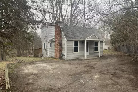 278 E Peterson Dr, Brighton, MI 48114