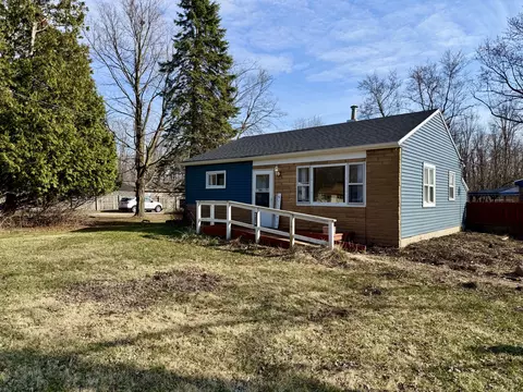 1001 Ferley St, Lansing, MI 48911