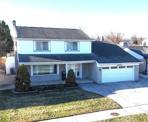 26429 Wilson Dr, Dearborn Heights, MI 48127