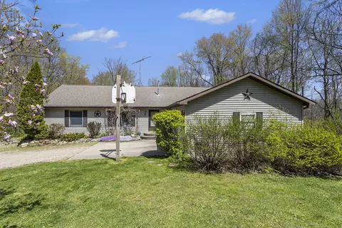 Exterior - 54485 Day Rd, Marcellus, MI 49067 photo 3 of 9