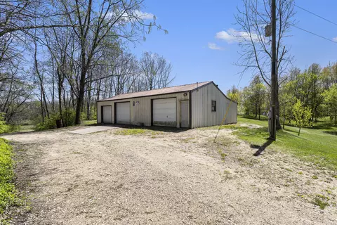 Exterior - 54485 Day Rd, Marcellus, MI 49067 photo 7 of 9