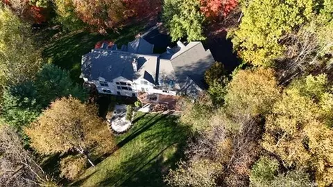 2099 Cascade Farms Dr SE, Grand Rapids, MI 49546