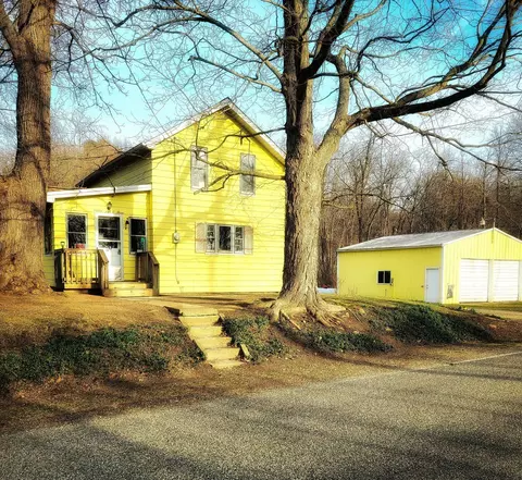 8503 Dixon Rd, Rives Junction, MI 49277