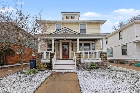 356 Pine Ave, Holland, MI 49423