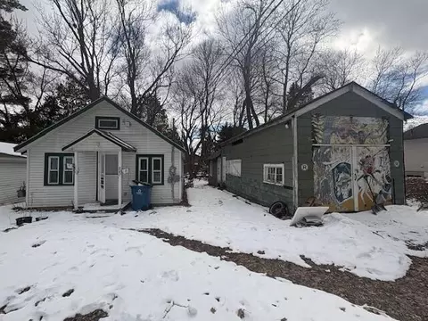 247 Marble St, Cadillac, MI 49601