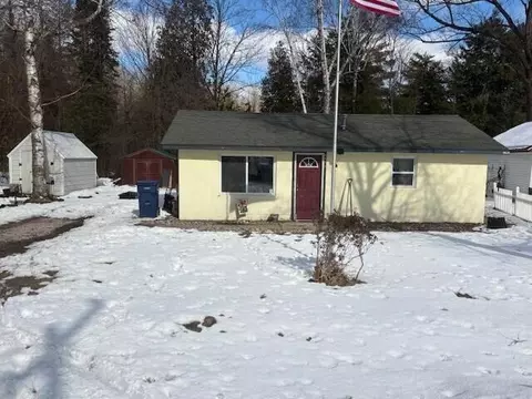 4811 S 33 12 Rd, Cadillac, MI 49601