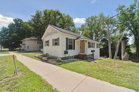 222 E Mill St, Hastings, MI 49058
