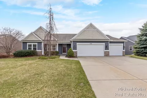 7532 Waterline Dr, Allendale, MI 49401