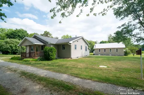 7961 W Sidney Rd, Greenville, MI 48838