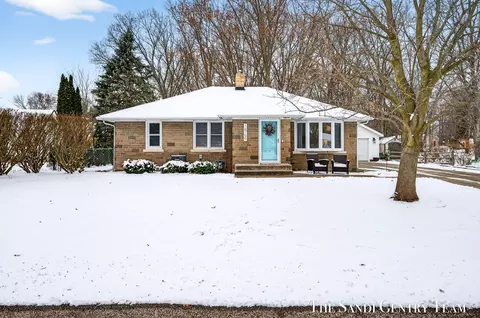 16759 152nd Ave, Spring Lake, MI 49456