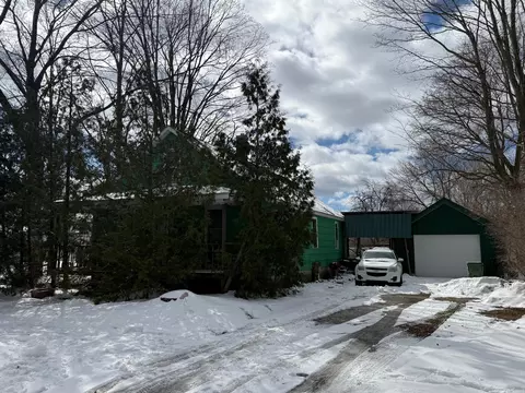 903 Cotey St, Cadillac, MI 49601