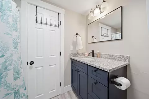 Bath - 414 N Pleasant St, Jackson, MI 49202 photo 1 of 2