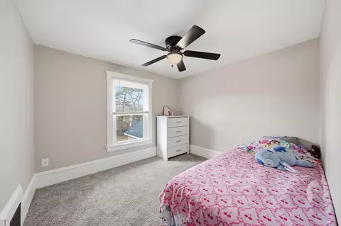 Bedroom - 414 N Pleasant St, Jackson, MI 49202 photo 3 of 4