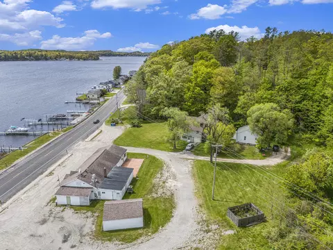 5164 Monroe Rd, Pentwater, MI 49449