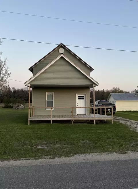 1673 E Parkdale Ave, Manistee, MI 49660