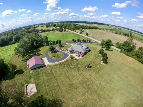 839 E Girard Rd, Quincy, MI 49082