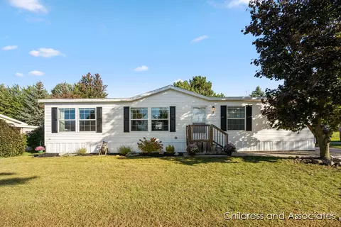 360 E Tuttle Rd #6, Ionia, MI 48846