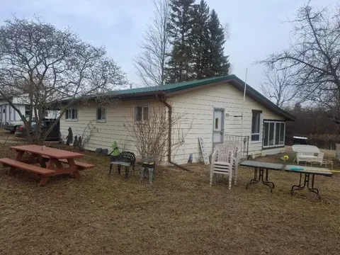 121 Haddix Blvd, Barryton, MI 49305