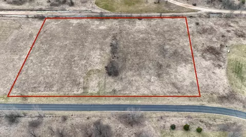 608 E The Ln, Grant, MI 49327