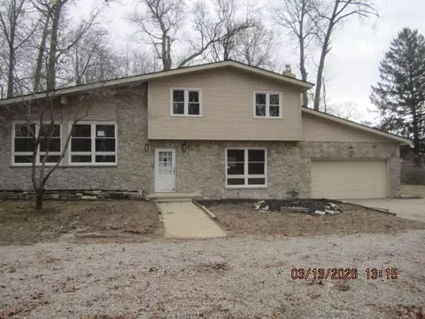 7656 Lucille Dr, Lambertville, MI 48144