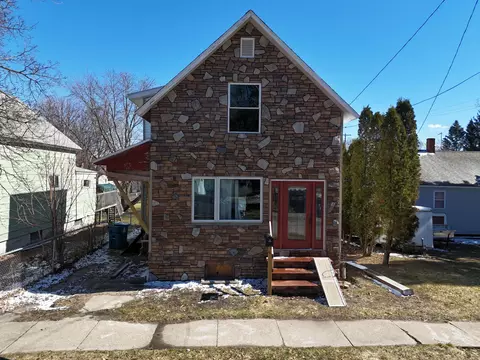 519 Davis St, Manistee, MI 49660 photo 5