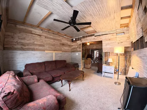 519 Davis St, Manistee, MI 49660 photo 8