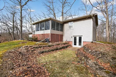 Exterior - 8625 Abbey Rd, Jackson, MI 49201 photo 13 of 16