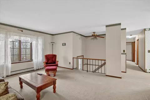 Living - 8625 Abbey Rd, Jackson, MI 49201 photo 3 of 9