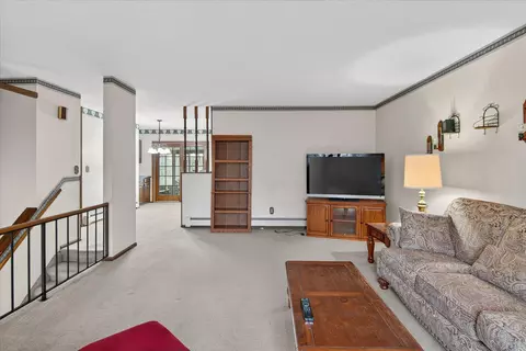 Living - 8625 Abbey Rd, Jackson, MI 49201 photo 4 of 9