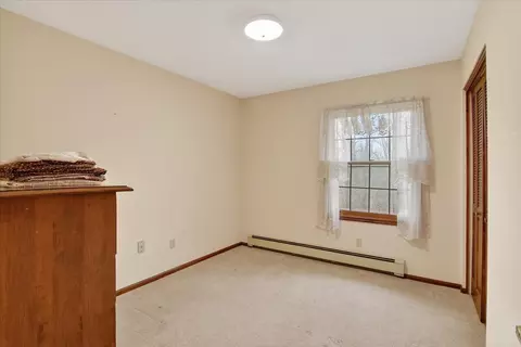 Bedroom - 8625 Abbey Rd, Jackson, MI 49201 photo 1 of 7