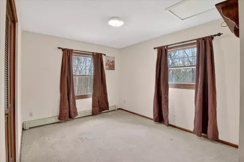 Bedroom - 8625 Abbey Rd, Jackson, MI 49201 photo 3 of 7