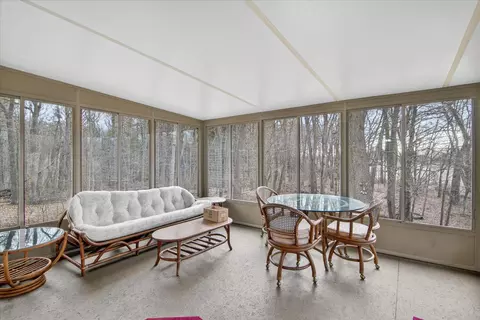 Exterior - 8625 Abbey Rd, Jackson, MI 49201 photo 7 of 16