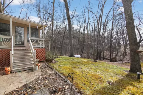Exterior - 8625 Abbey Rd, Jackson, MI 49201 photo 11 of 16
