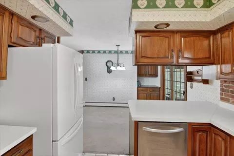 Kitchen - 8625 Abbey Rd, Jackson, MI 49201 photo 4 of 5