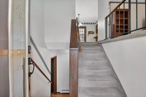 Entry Way - 8625 Abbey Rd, Jackson, MI 49201 photo 3 of 3