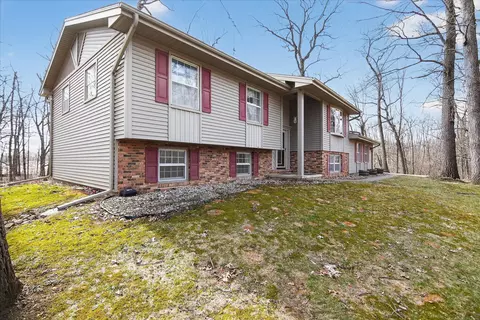Exterior - 8625 Abbey Rd, Jackson, MI 49201 photo 2 of 16